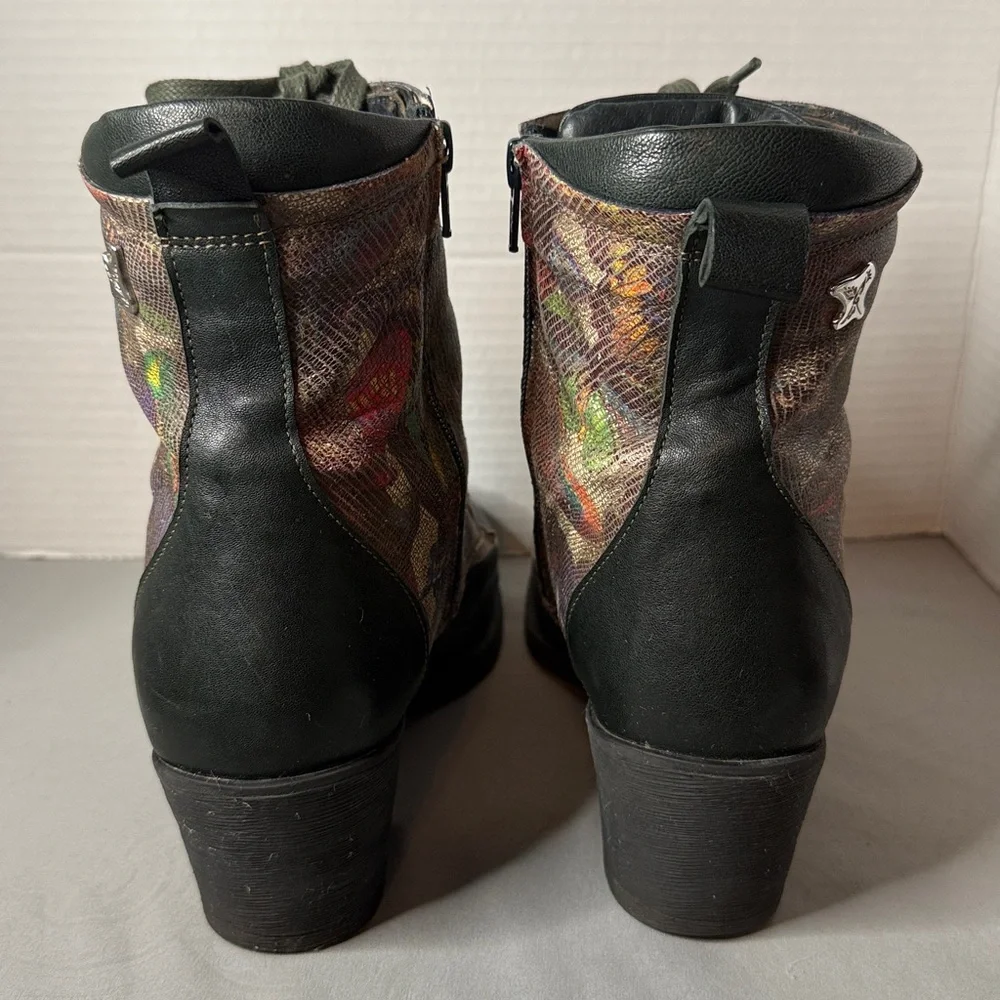 Portofino Boho Chic Artsy Lace Up Bootie Sz 40 Abstract Floral Side Zip European